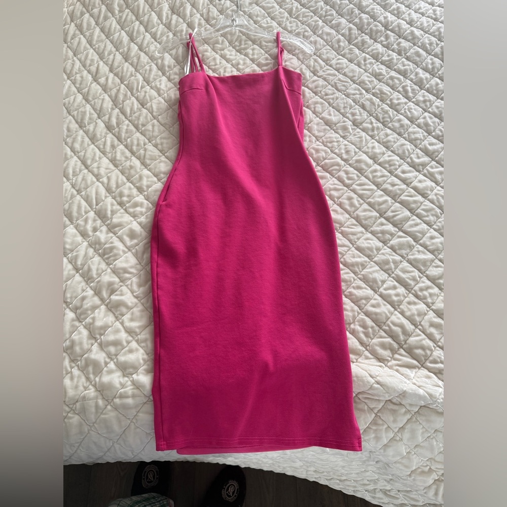 Lulus pink midi bodycon dress - Picture 3 of 3